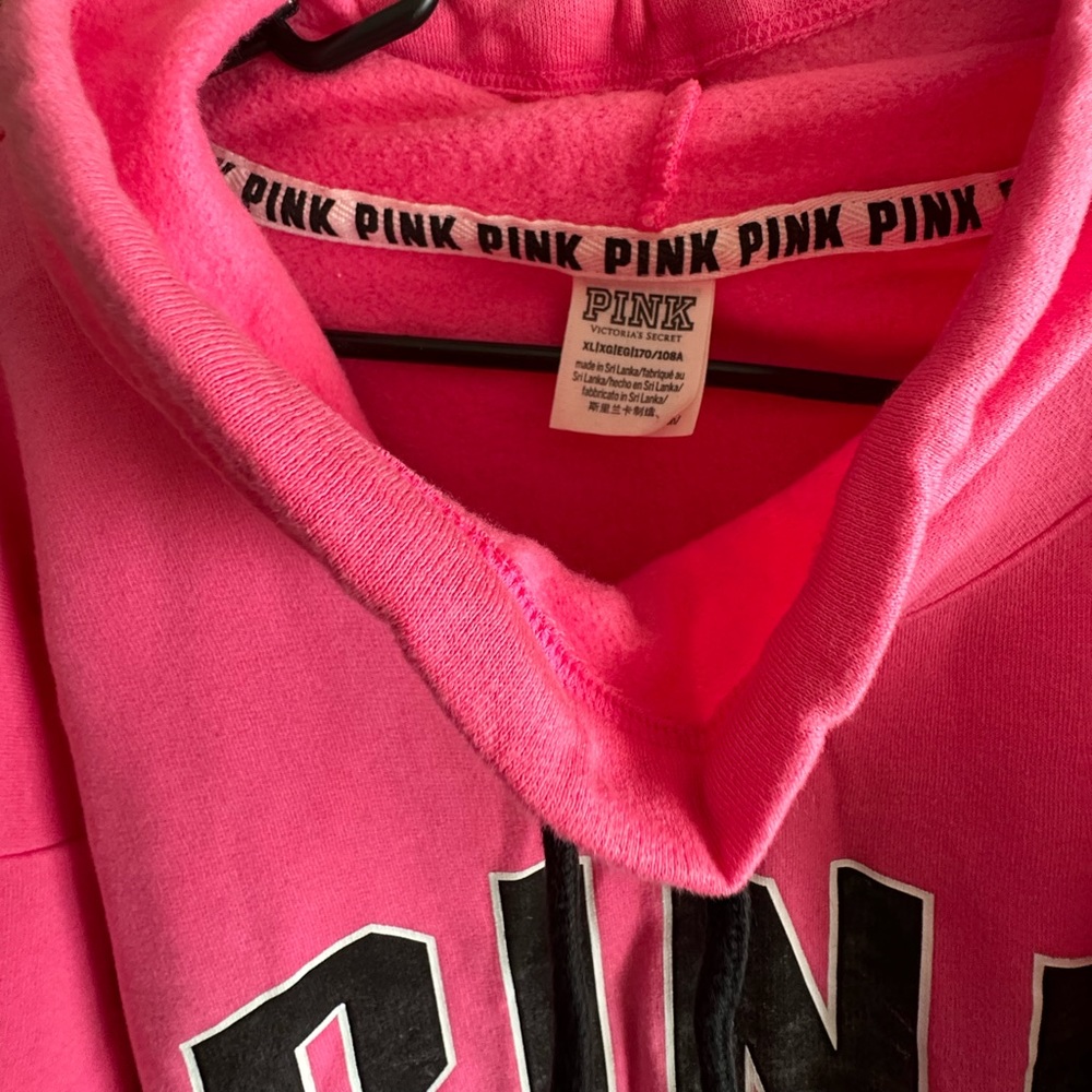 Pink sweater - Picture 2 of 2